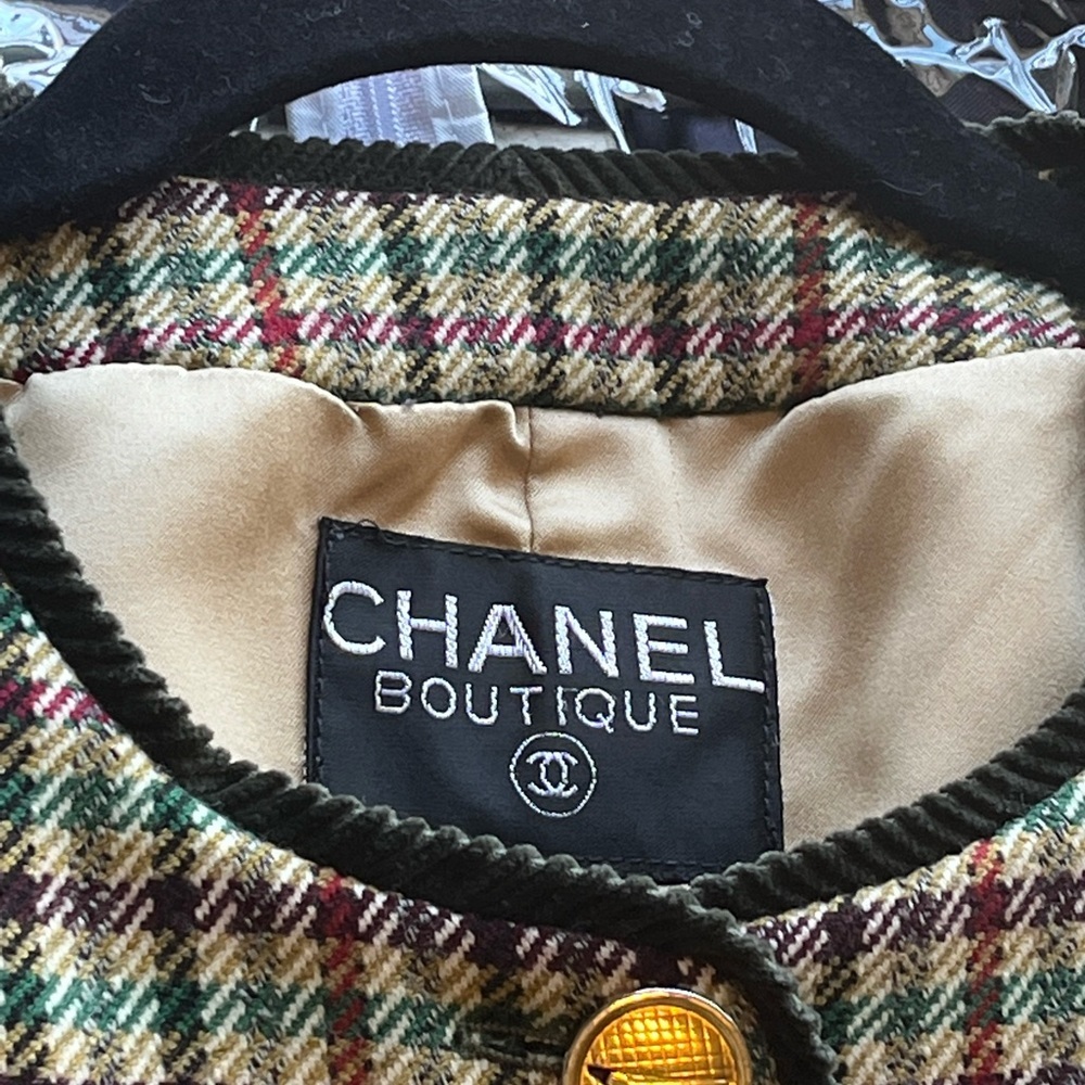 Chanel Vintage Jacket - Picture 5 of 8